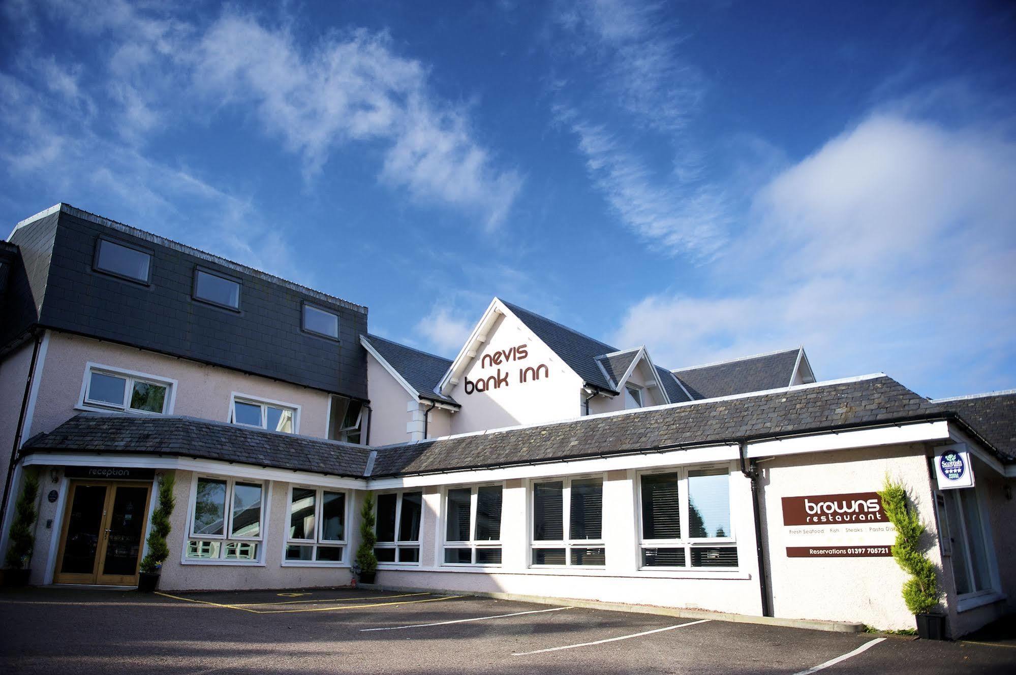 Nevis Bank Inn Fort William Exterior photo